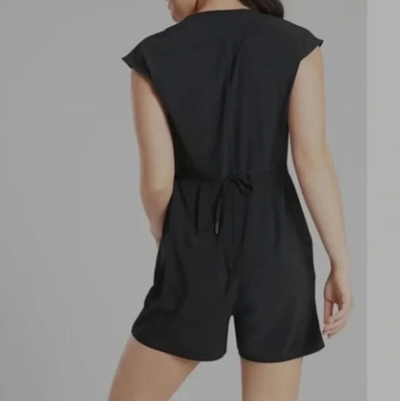 Nwt ATHLETA Marlow Romper Black shorts pullover size 3X - Picture 7 of 7